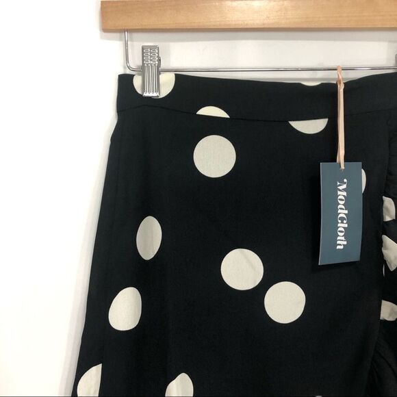 Modcloth It's a Wrap Ruffled A-Line Skirt Polka Dot - Picture 4 of 10